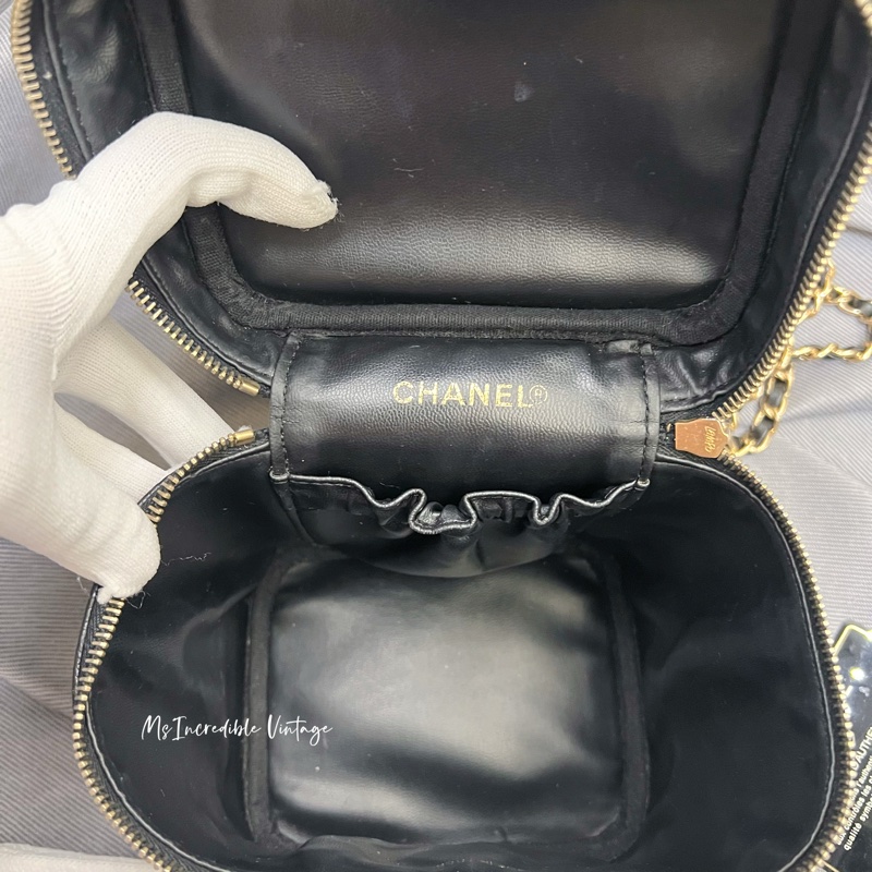 Chanel黑金荔枝皮化妝袋-11