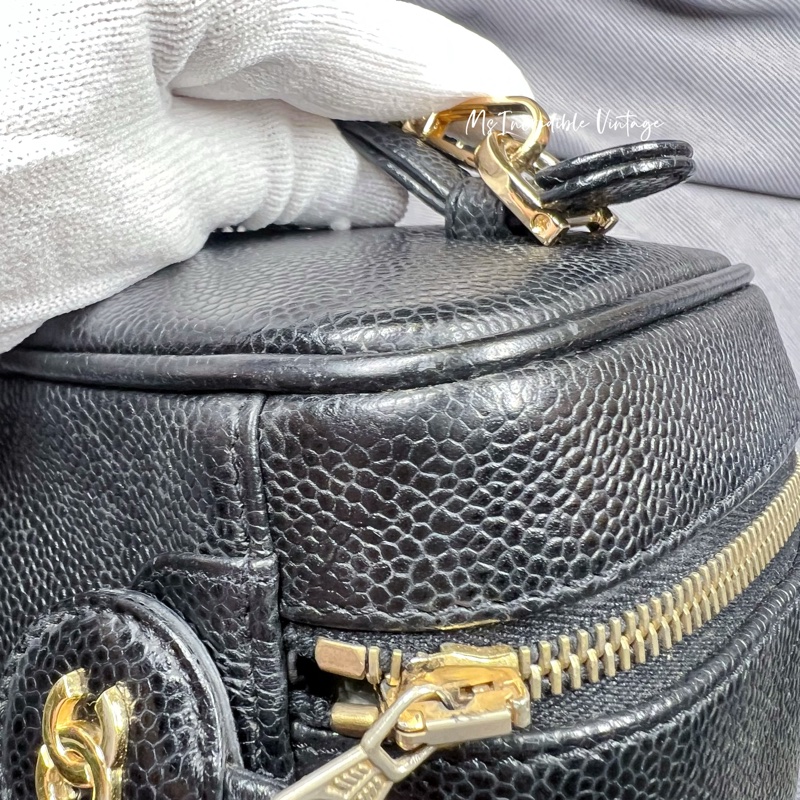 Chanel黑金荔枝皮化妝袋-14