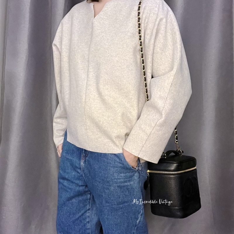 Chanel黑金荔枝皮化妝袋-1