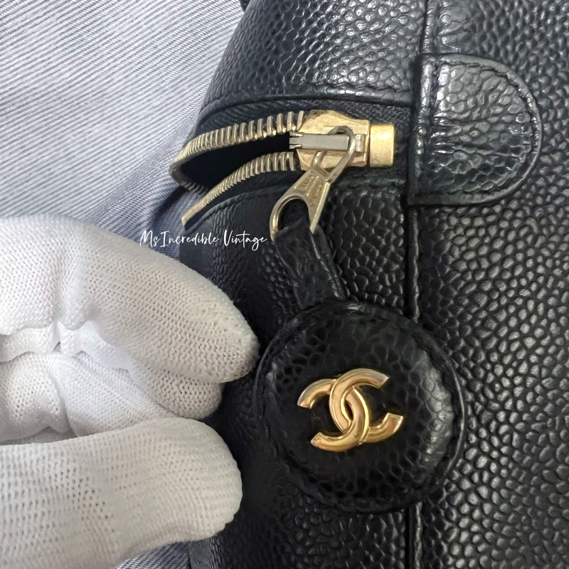 Chanel黑金荔枝皮化妝袋-4