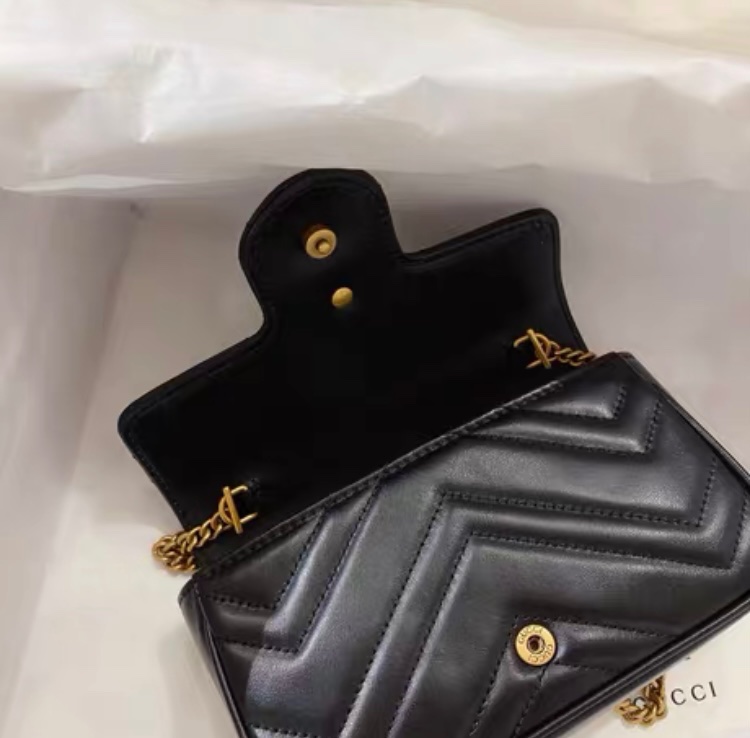 Gucci GG MARMONT SUPER MINI BAG-2