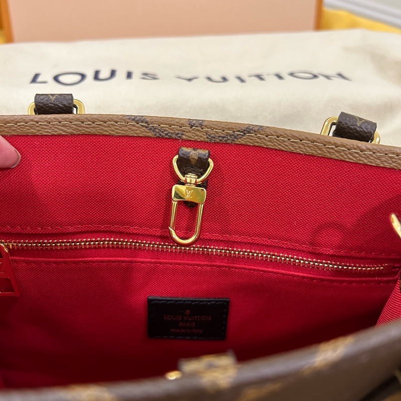 LV 全新onthego 小號/撞色拼接/款背帶+零錢包-15