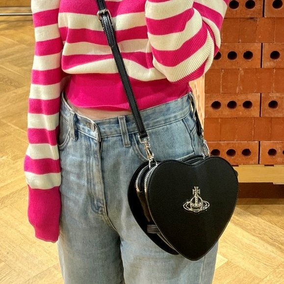 Vivienne Westwood Louise Heart 愛心漆皮包 黑色-4