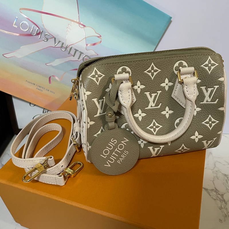 LV新款 SPEEDY 20cm抹茶綠奶油白牛皮壓紋波士頓包-0