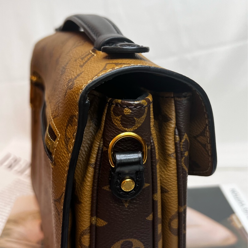 LV雙拼郵差包-12