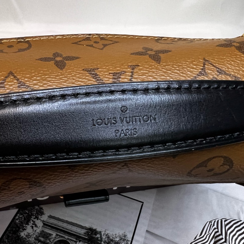 LV雙拼郵差包-15