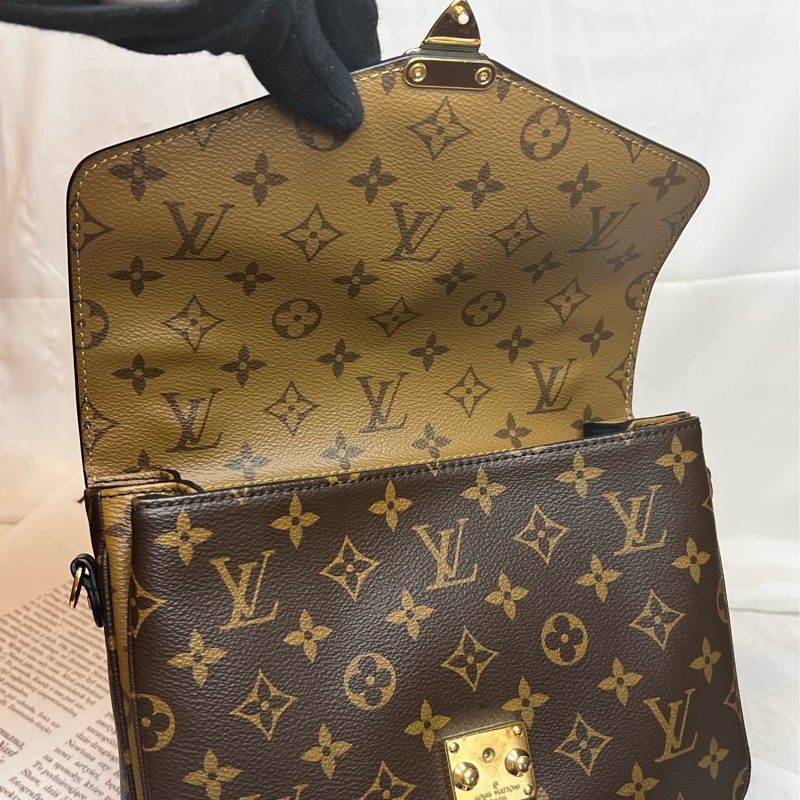 LV雙拼郵差包-17