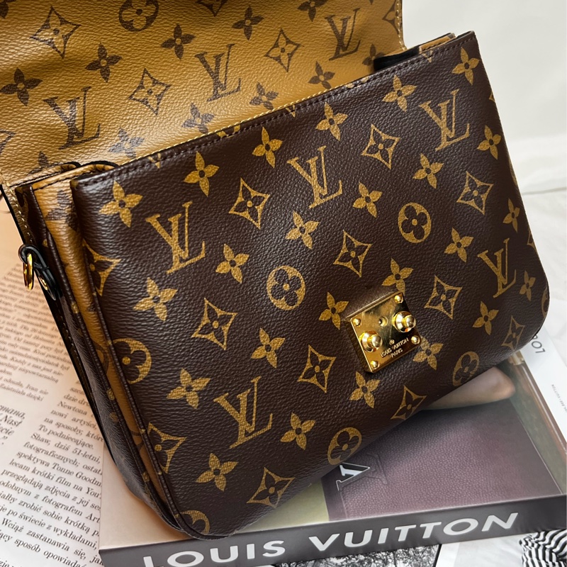 LV雙拼郵差包-18