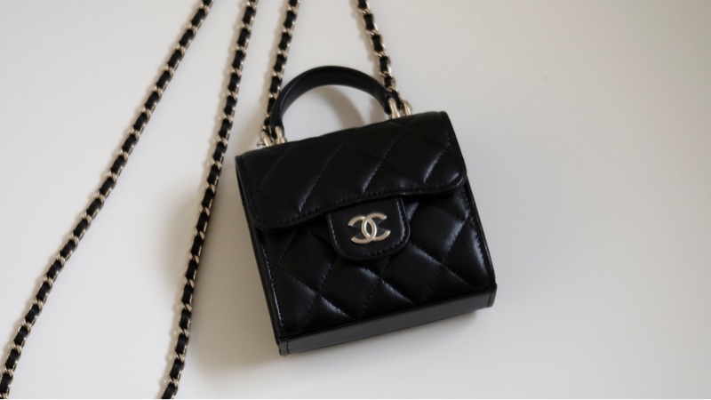 Chanel黑金羊皮迷你提把鏈子小包-1