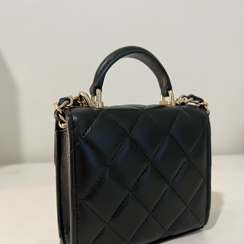 Chanel黑金羊皮迷你提把鏈子小包-4