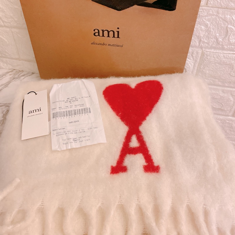 全新大全配有購證✨AMI PARIS 經典 LOGO 羊駝毛混紡流蘇大愛心紅心A❤️毛毛圍巾 披巾-4