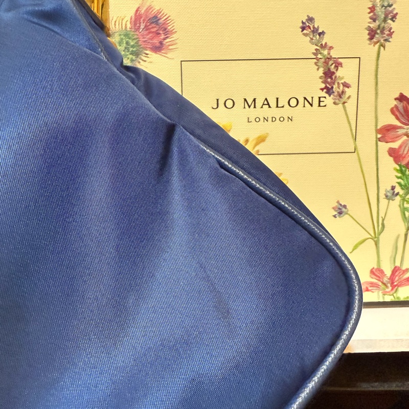 PRADA 經典側背包-18