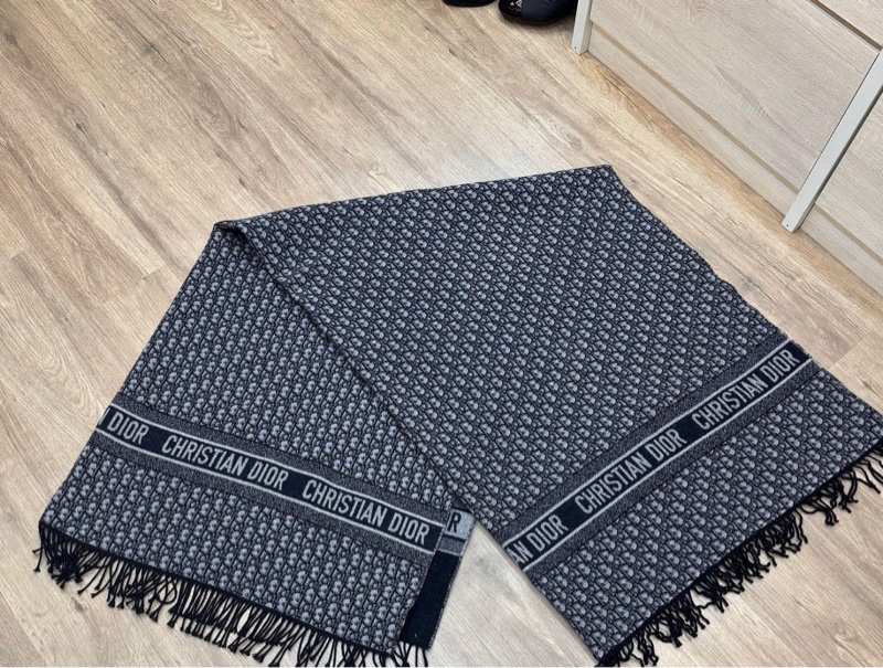 DIOR 新款 經典老花 LOGO超大條 客什米爾 披肩 蓋毯 閒置 近原價八萬多 割愛49800🤎🤎🤎-0