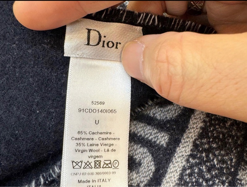 DIOR 新款 經典老花 LOGO超大條 客什米爾 披肩 蓋毯 閒置 近原價八萬多 割愛49800🤎🤎🤎-2