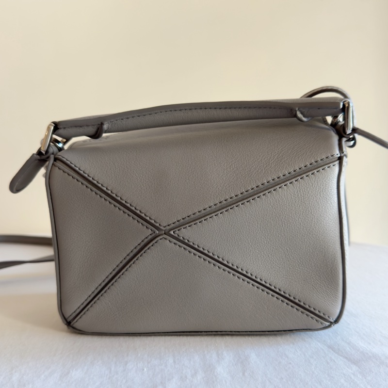 便宜賣LOEWE mini puzzle 皮革灰色拼圖包 肩背包 可拆式背帶-1