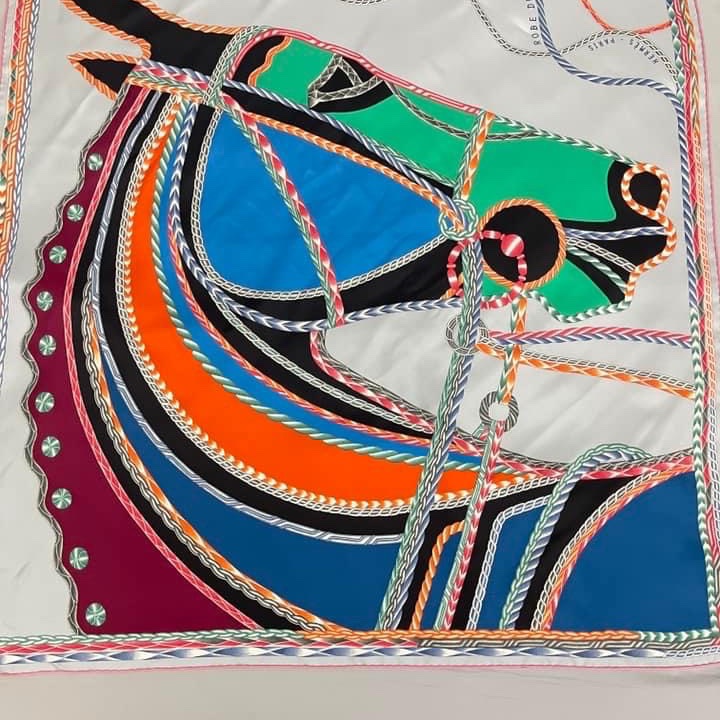 近全新Hermes手工捲邊斜紋真絲方巾(100%真絲)-0