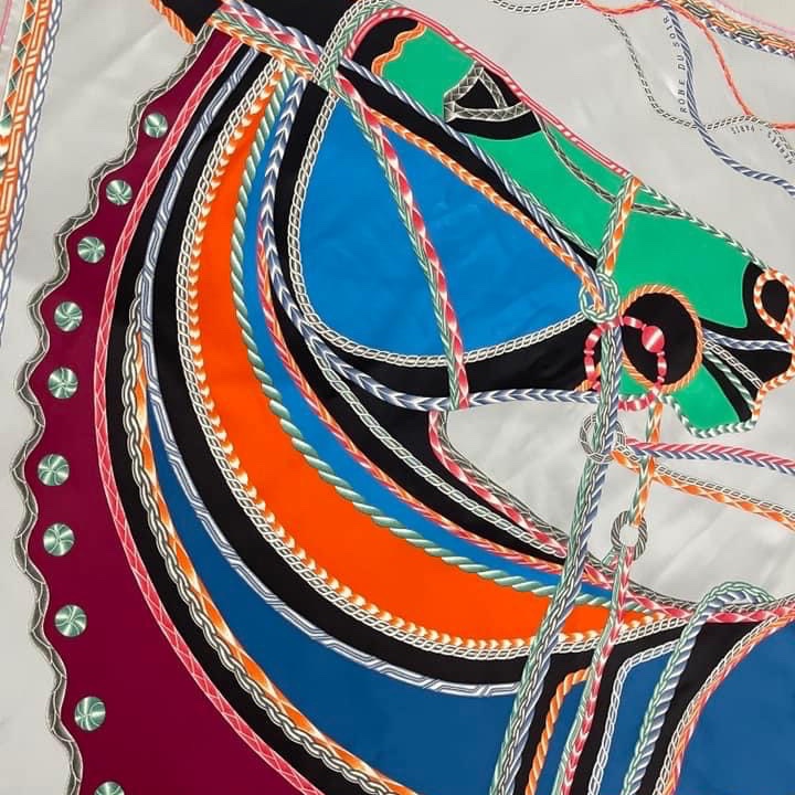 近全新Hermes手工捲邊斜紋真絲方巾(100%真絲)-1