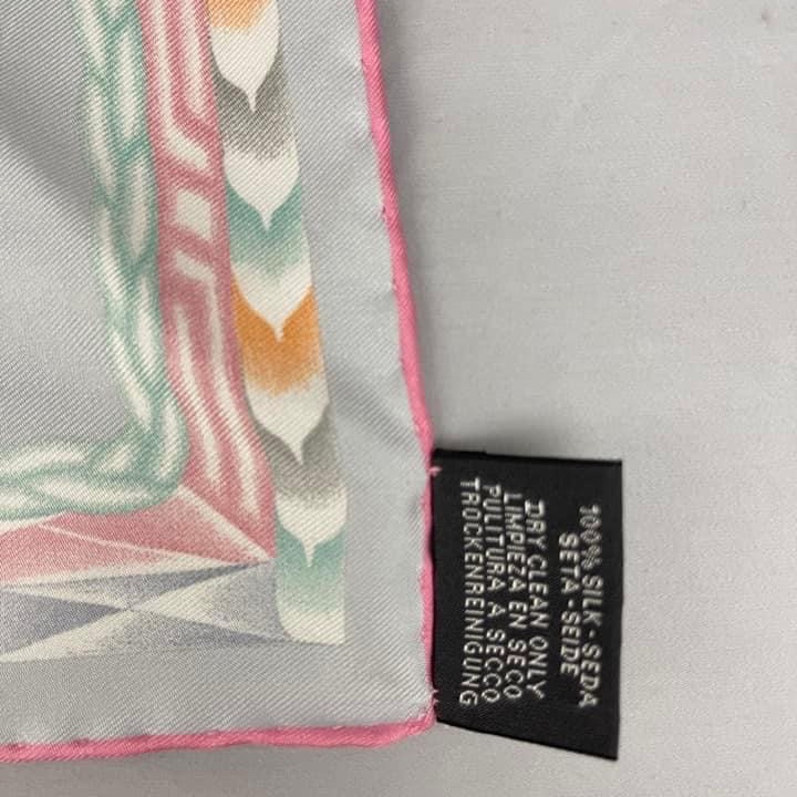 近全新Hermes手工捲邊斜紋真絲方巾(100%真絲)-4