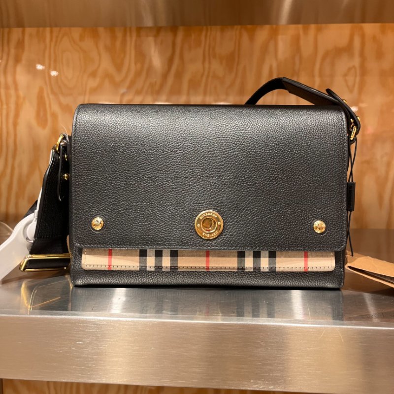 🎊佳節特賣🎁Burberry 80211101 Note 翻蓋單肩包 黑色-8