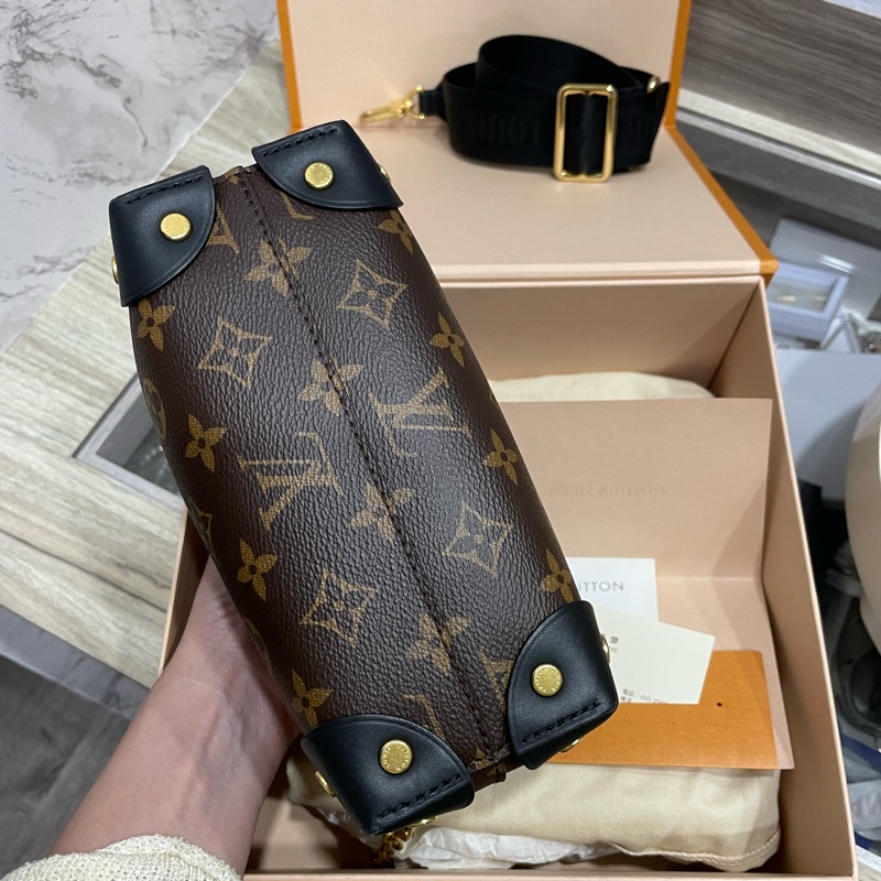 LV Petite Malle Souple mini行李箱包-12