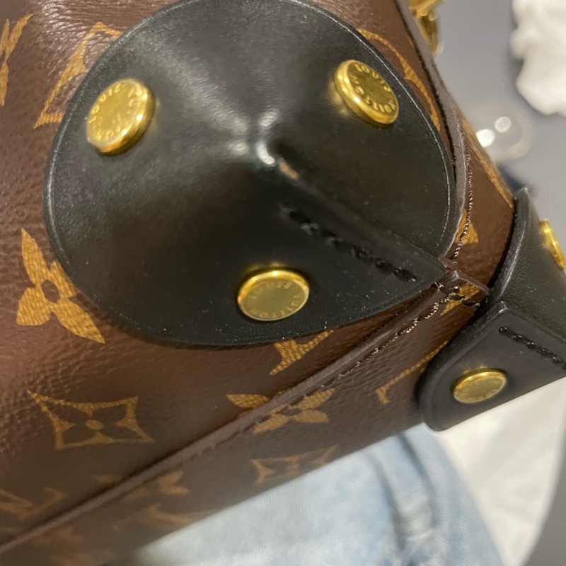 LV Petite Malle Souple mini行李箱包-19