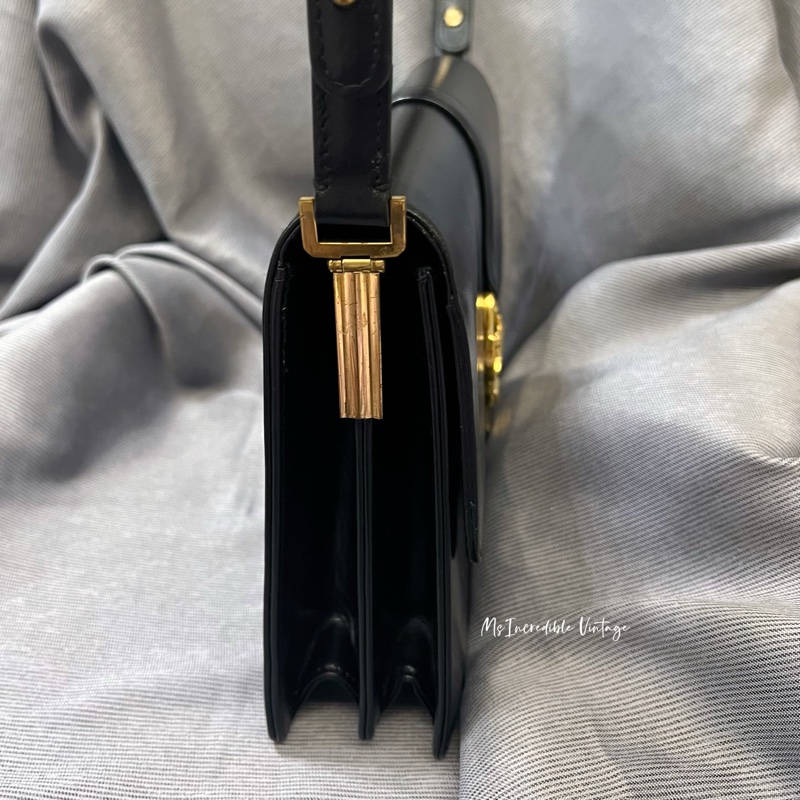 Celine黑金小馬車扣腋下包-8