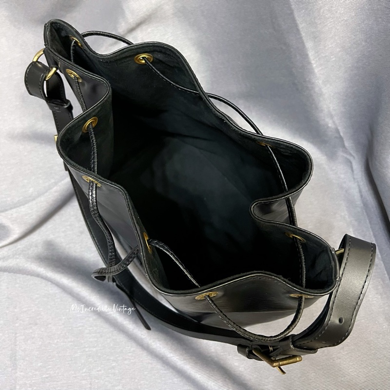 LV黑色水波紋大水桶袋-2