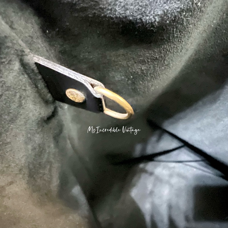 LV黑色水波紋大水桶袋-12