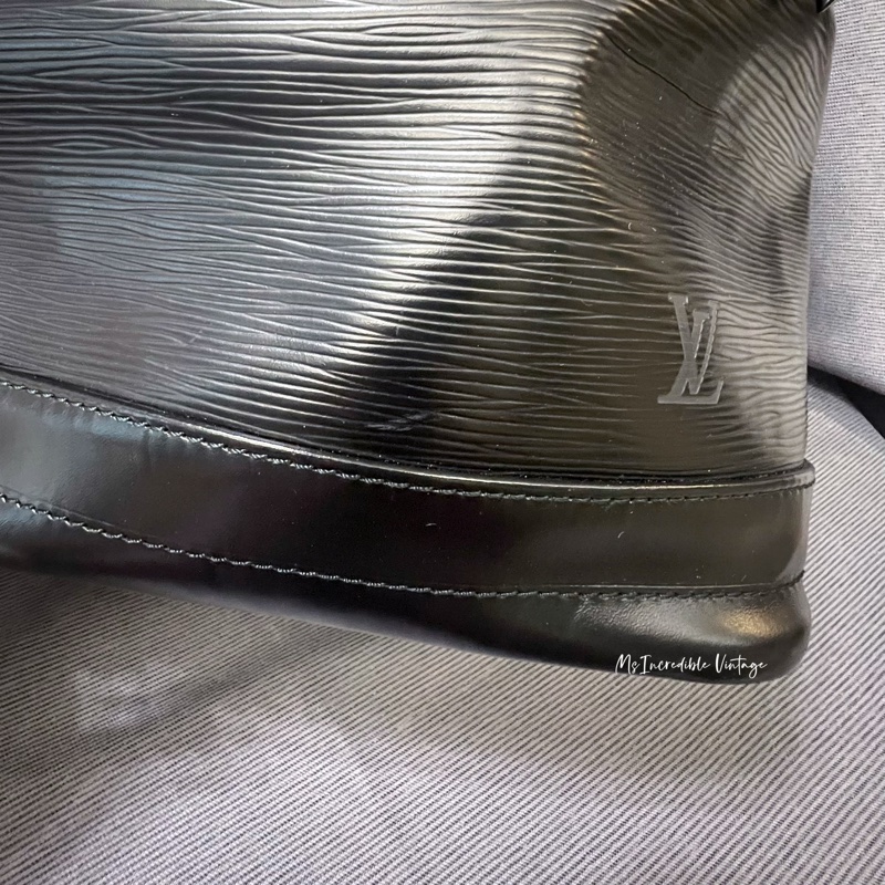 LV黑色水波紋大水桶袋-22