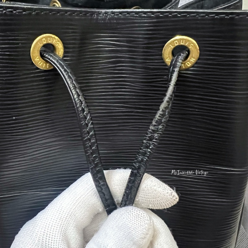 LV黑色水波紋大水桶袋-27