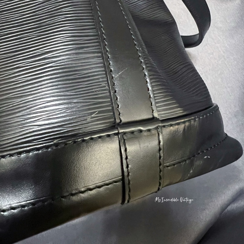 LV黑色水波紋大水桶袋-28