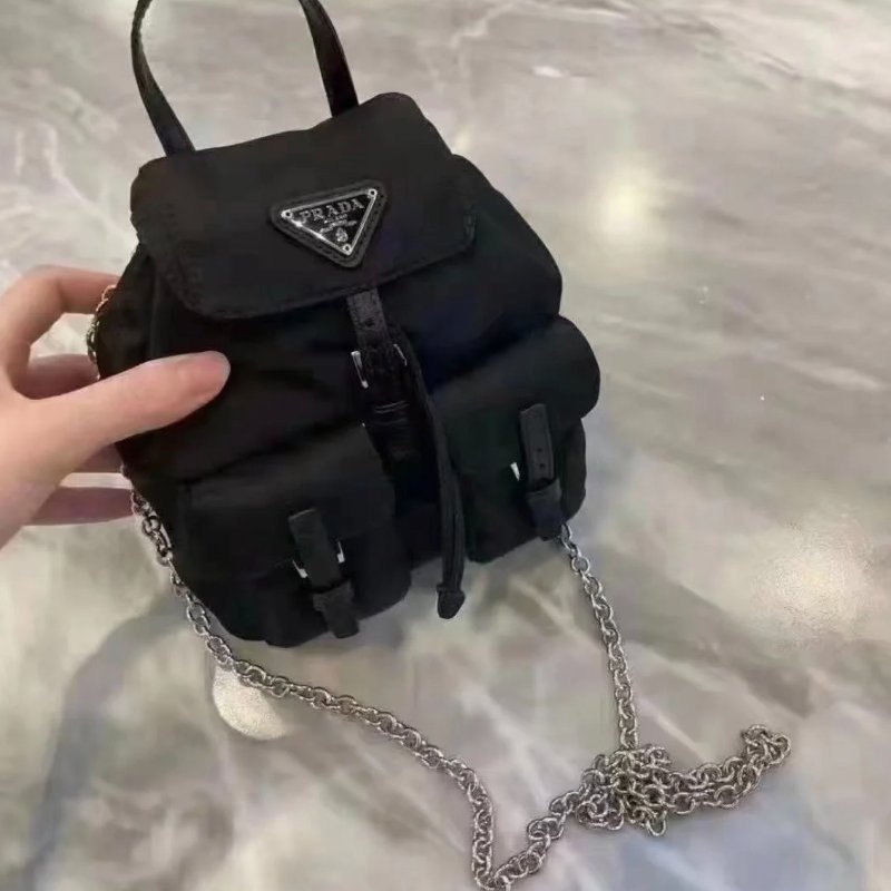 Prada 1BH029 倒三角迷你後背包造型斜背包 黑色-4