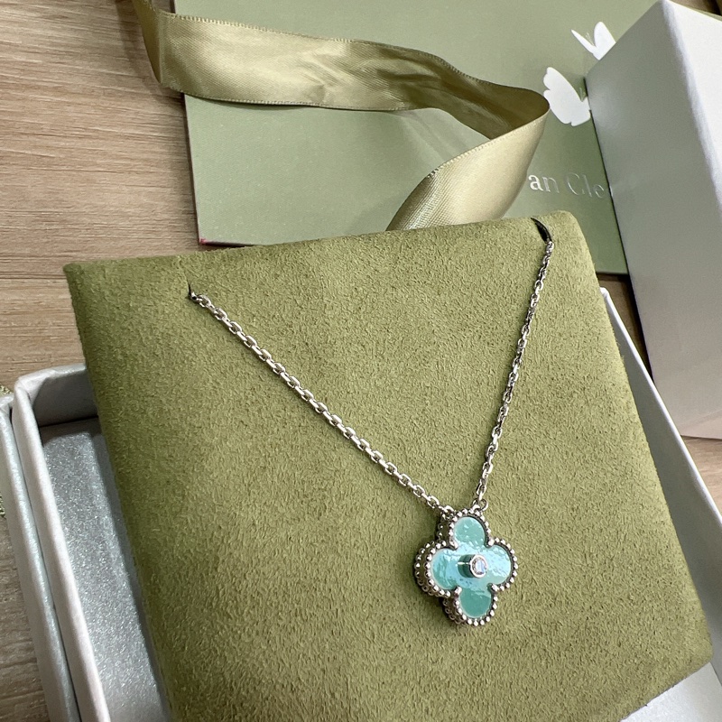 Van Cleef & Arpels梵克雅寶2022聖誕節限量真鑽項鍊-2