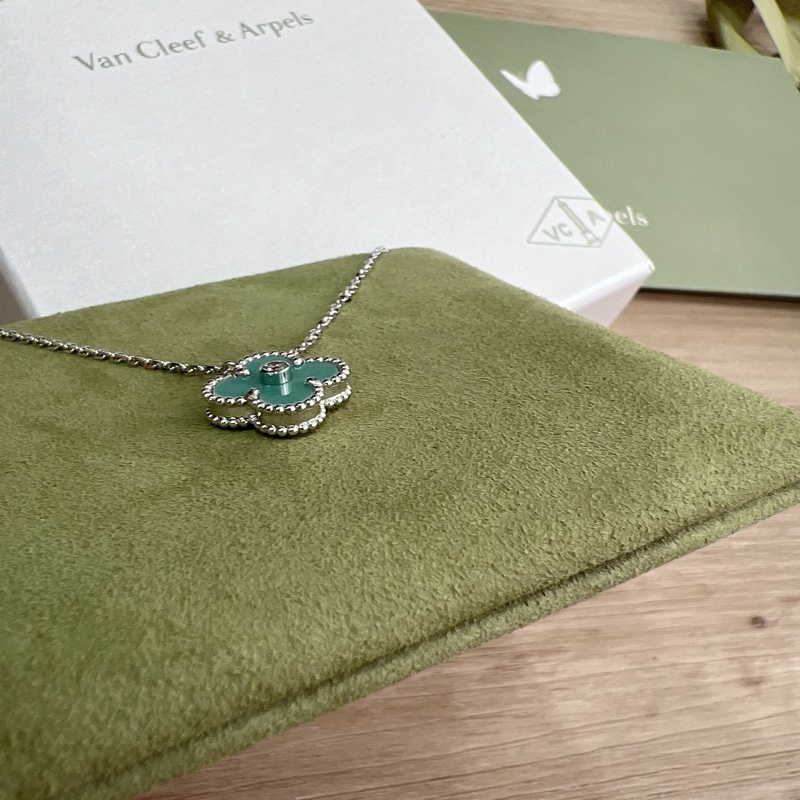 Van Cleef & Arpels梵克雅寶2022聖誕節限量真鑽項鍊-9