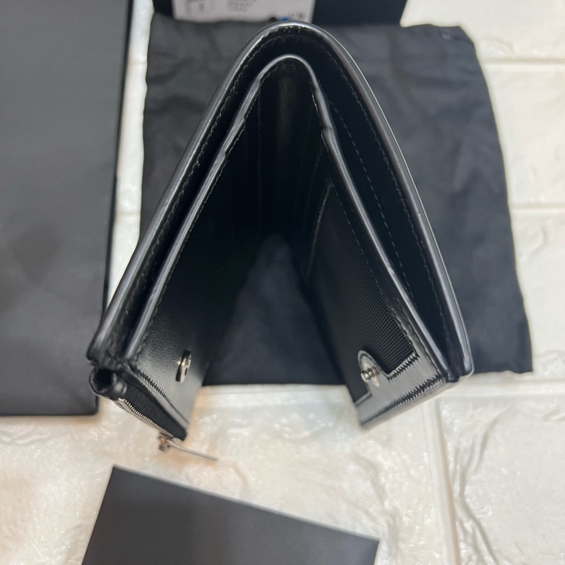 YSL Saint Laurent Logo皮夾短夾-11