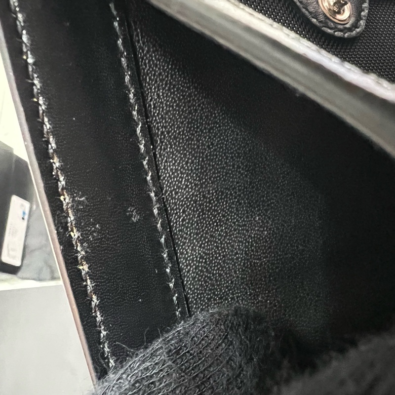 YSL Saint Laurent Logo皮夾短夾-20