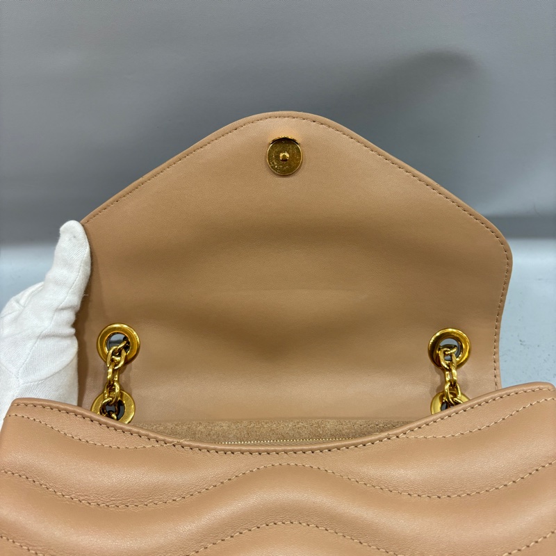 Louis Vuitton M22212奶茶色牛皮金鍊New Wave斜背包-17