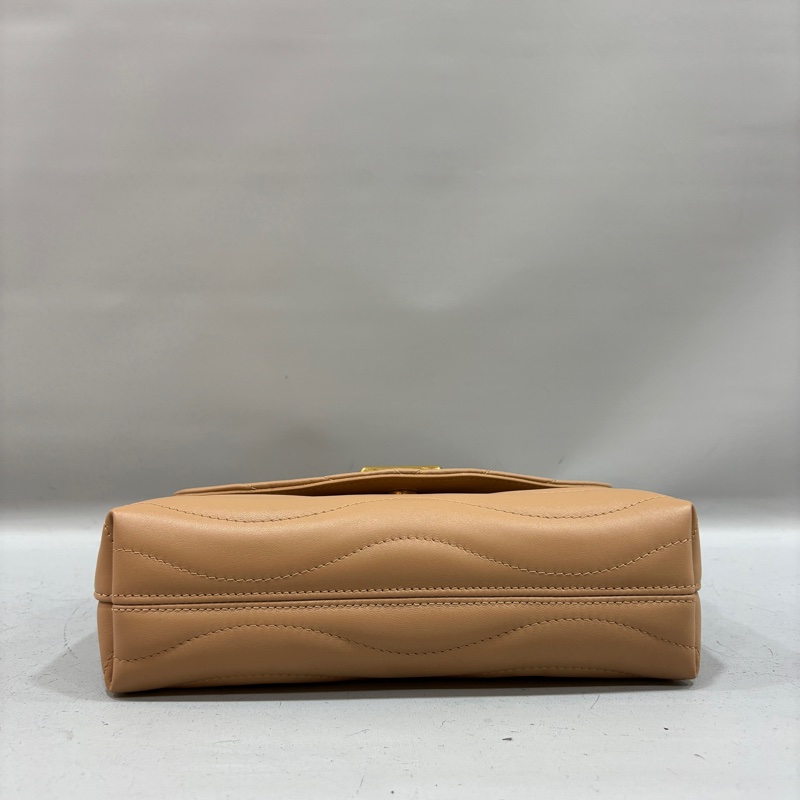 Louis Vuitton M22212奶茶色牛皮金鍊New Wave斜背包-4