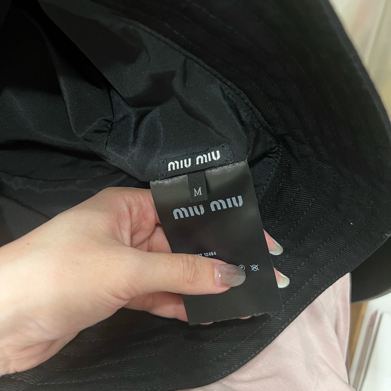 miu miu 字母刺繡斜紋棉布漁夫帽(黑色)-5