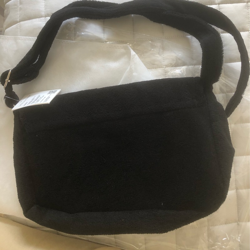 Chanel 全新毛巾包(全黑)-8