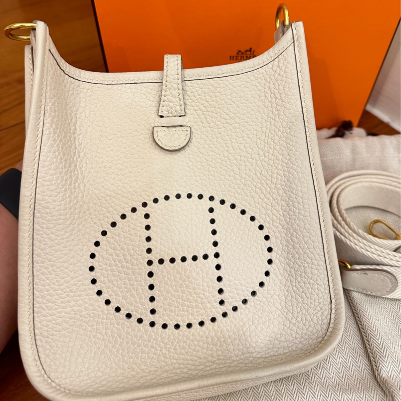 HERMES 象牙白金釦Mini Evelyn-0