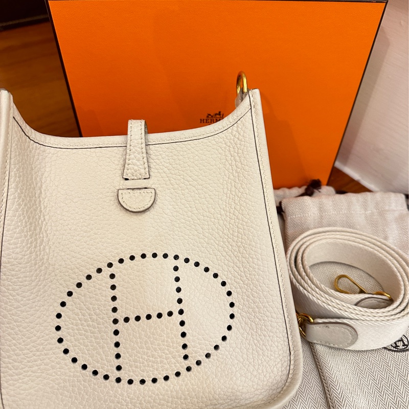 HERMES 象牙白金釦Mini Evelyn-1