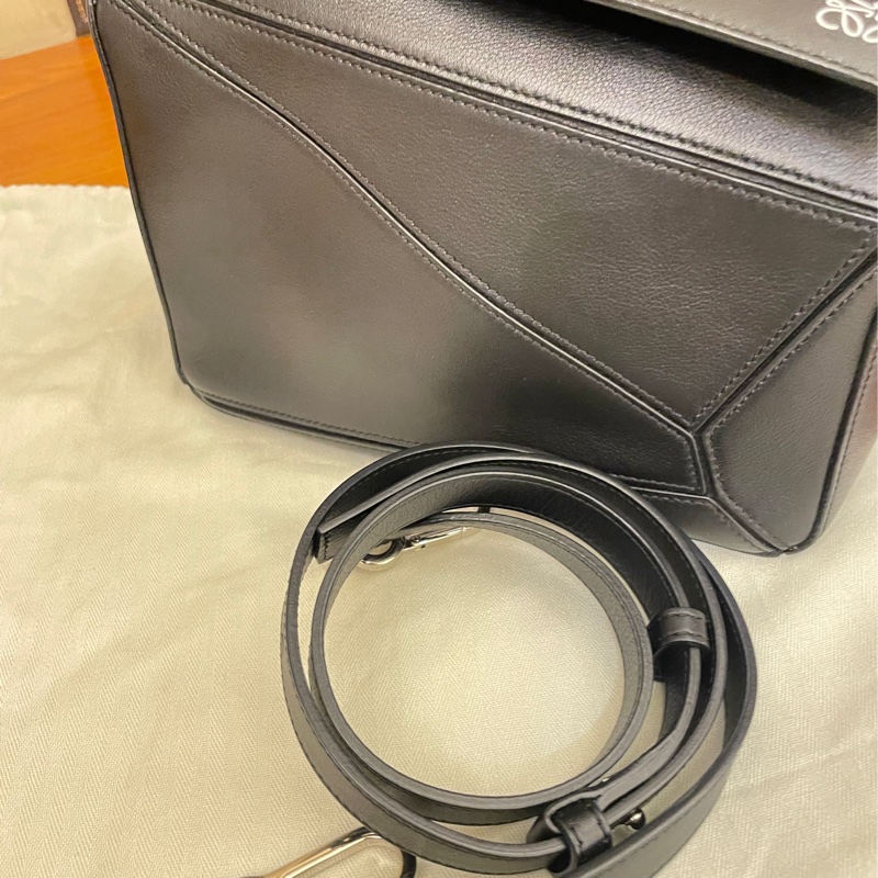 LOEWE 黑皮革白LOGO SMALL PUZZLE-8