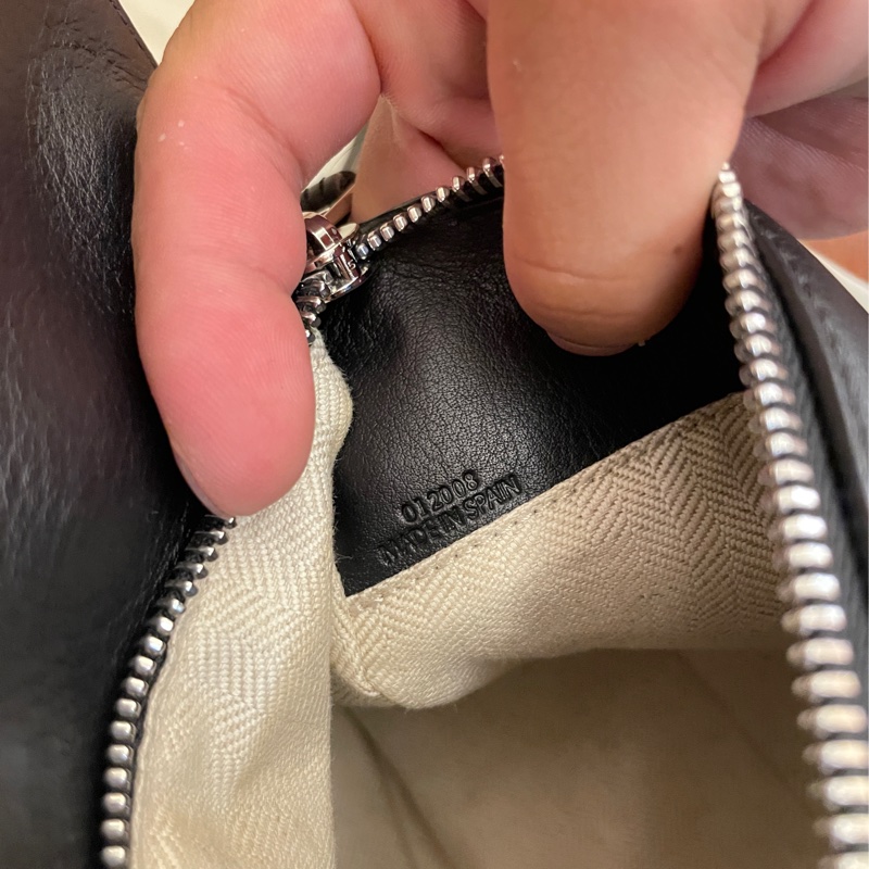 LOEWE 黑皮革白LOGO SMALL PUZZLE-12