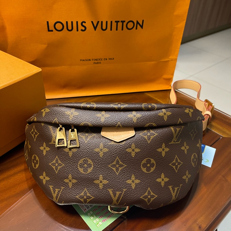 LV 經典Monogram老花小牛皮飾邊拉鍊腰包/胸包/斜背包-5