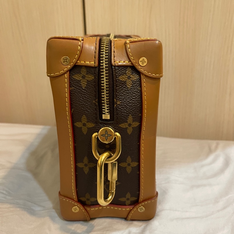 LV 箱包（附有鏈子）可側背、肩背-1