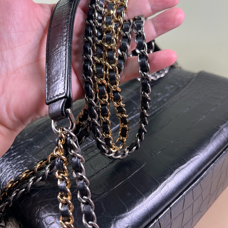 香奈兒鱷魚壓紋中號流浪包-24