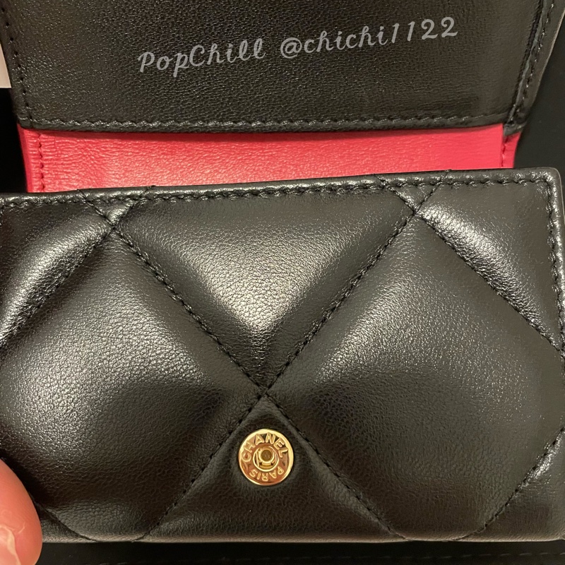 Chanel 19 mini 三折短夾 黑金 全新-30