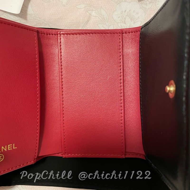 Chanel 19 mini 三折短夾 黑金 全新-34