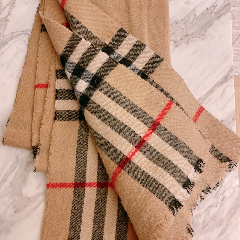 近新正品✨BURBERRY高質感美麗諾羊毛經典大格紋雙面造型口袋披肩/圍巾-2